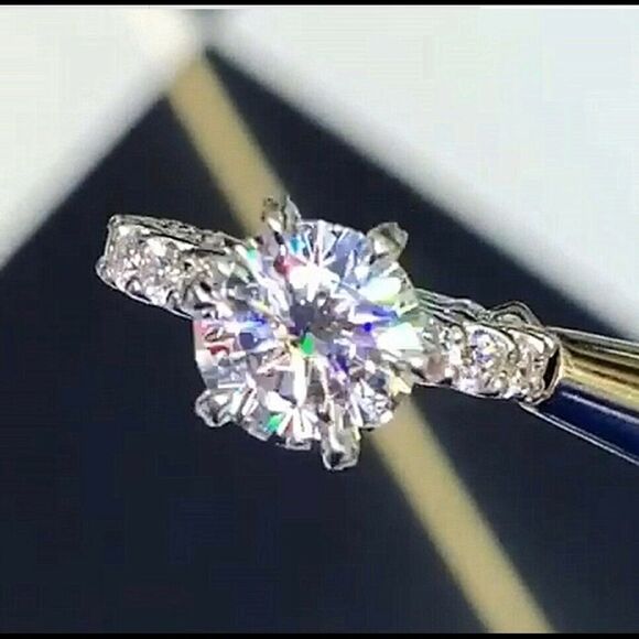 4ct Silver CZ Diamond Ring - Picture 6 of 7